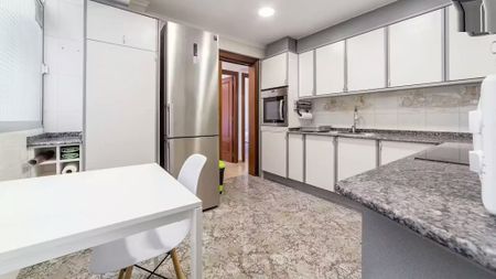 Avenida de Ausiàs March, Valencia, Valencian Community 46006 - Photo 4