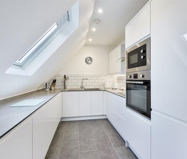 To Let 2 Bed Apartment - Photo 1