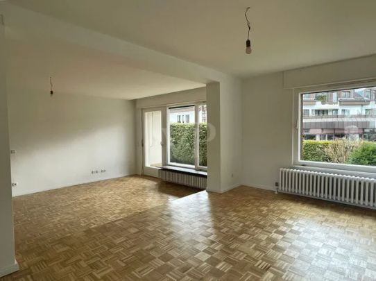 Modernisiertes Familienhaus mit großem Garten und lichtdurchfluteter Terrasse - Photo 1