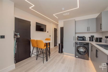 1 bedroom in a house share to rent - Photo 5