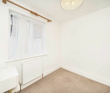 North Crescent, Finchley, N3 - Photo 2