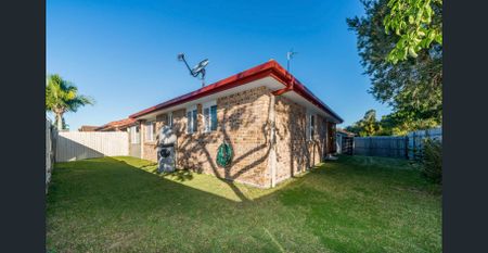 Contemporary Living in Labrador! - Photo 2