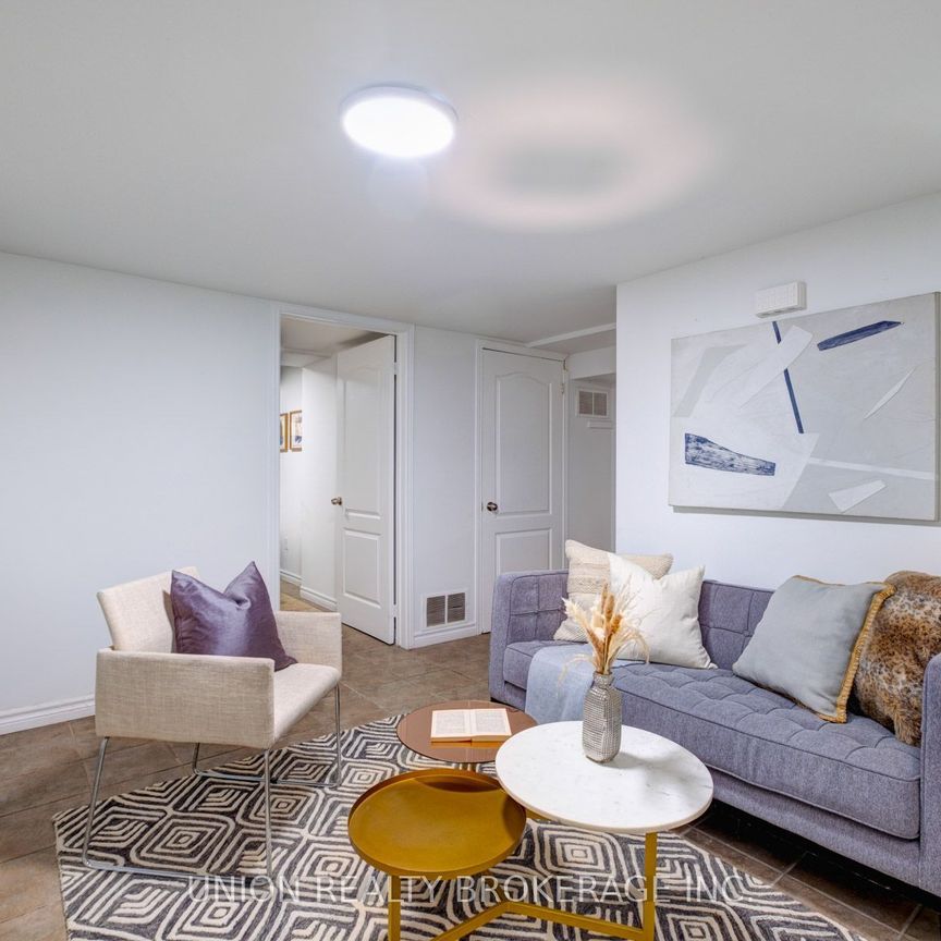 For Lease - 533 Victoria Pk Avenue, Toronto, Ontario - Photo 1