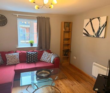 2 Bed Flat, Poppleton Close, CV1 - Photo 1
