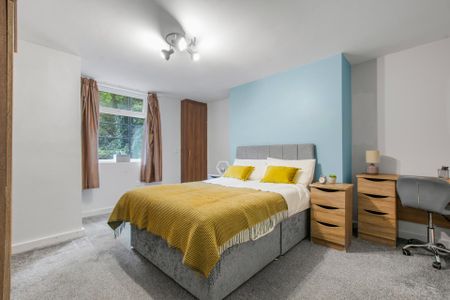 11 ASH GROVE Leeds - LS6 1AX - Photo 4