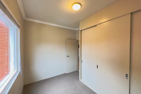 Renovated Two-Bedroom Apartment in a convenient location - Photo 5