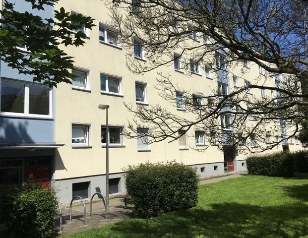 Ruhiges Mehrfamilienhaus mit gut geschnittener Wohnung - Foto 1