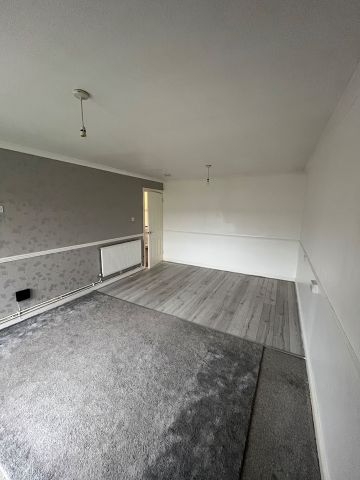 2 Bed Flat, Desborough Court, SE25 - Photo 2