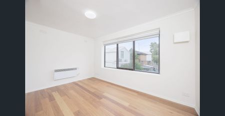 Bright, stylish and perfectly positioned! - Photo 4