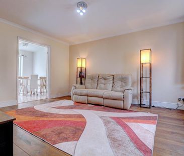 3 bedroom link detached house to rent - Photo 3