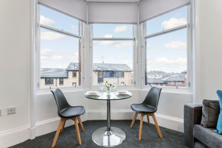 2 bedroom flat to rent - Photo 2