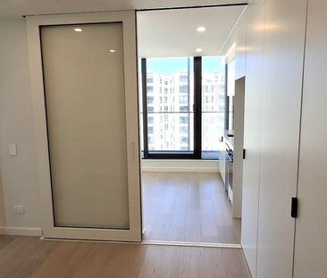 New Hyde Lane One Bedroom Apartment - Photo 2