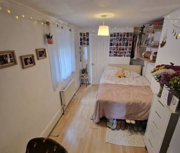 6 Bed Semi-Detached House, Ditchling Road, BN1 - Photo 4