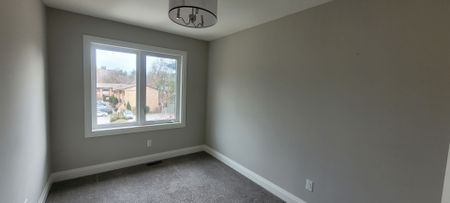 For Lease - 88 Clapperton Street Unit# Upper, Barrie, Ontario - Photo 4
