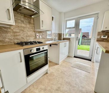 3 bedroom semi-detached house to rent - Photo 5