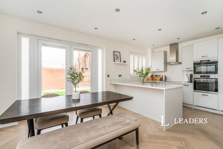 3 bedroom detached to rent Ainsworth Road, Waterlooville - Photo 5