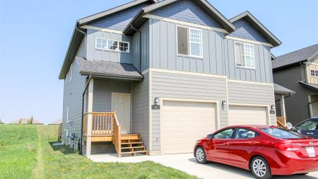 3 Bedroom Duplex For Rent In Spruce Ridge - Photo 5