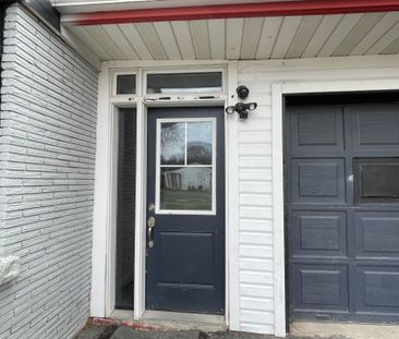 For Lease - 5866 Valley Way Unit# LEGAL BASEMENT, Niagara Falls, On... - Photo 6