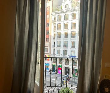 Room in a shared 11-bedroom apartment for rent in Universidad - Foto 6