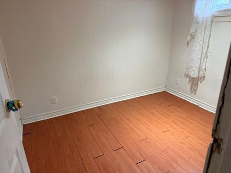 For Lease - 4075 Lawrence Avenue, Toronto, Ontario - Photo 4