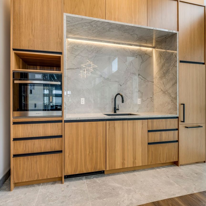 For Lease - 509 Dundas Street Unit# 815, Oakville, Ontario - Photo 1