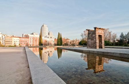 Calle de la Manzana, Madrid, Community of Madrid 28015 - Photo 3