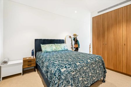 “Resort style living” - Photo 4