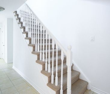 For Lease - 2030 Glenada Crescent, Oakville, Ontario - Photo 5