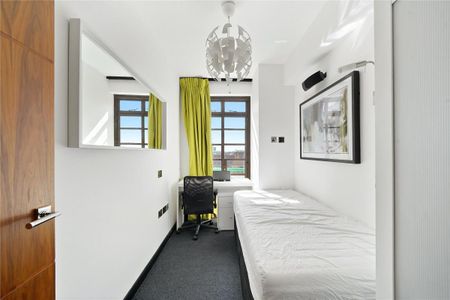 3 bedroom flat in Gloucester Place - Photo 5