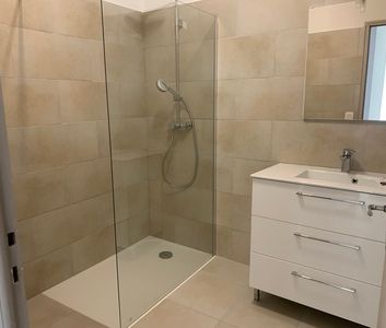 Location Maison 3 pièces 71m² PIERREFEU DU VAR 83390 - Photo 4