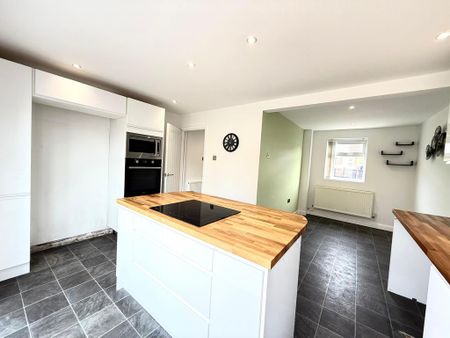 3 bedroom semi-detached house to rent - Photo 4