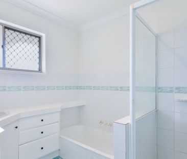 Ideal Family Home In Perfect Location - Photo 3