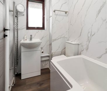 Raphael Drive, Watford, Hertfordshire, WD24 - Photo 4