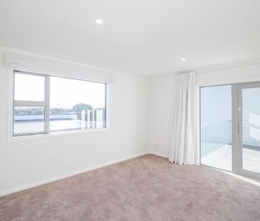 Petone 3 Bedrooms - Photo 4