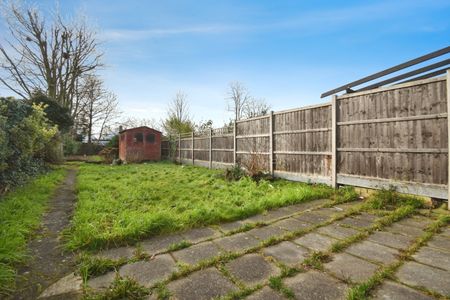 Semi-detached House to rent - Charmouth Road, Welling, DA16 - Photo 3