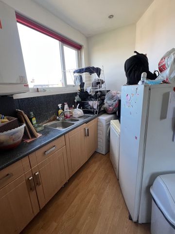 1 Bed Flat, Eastern Avenue, IG2 - Photo 5