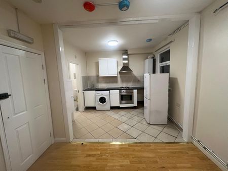 Studio Flat, Chapel Road, IG1 - Photo 2