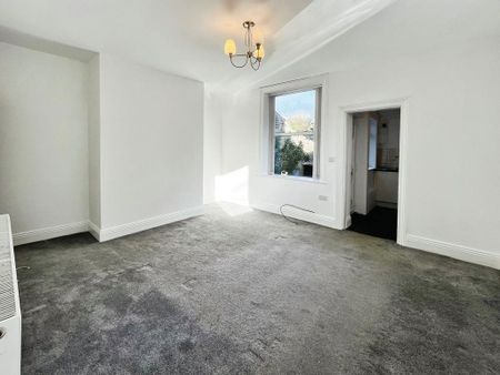 3 bedroom end of terrace house to rent - Photo 2