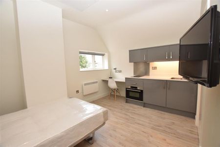 Studio to rent - Photo 2