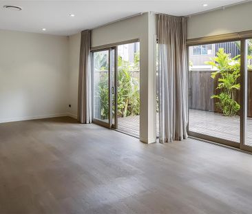 REMUERA: Koraha Street 3 Bedroom Contemporary Living - Photo 1