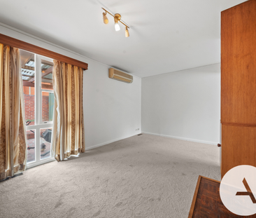 135 Theodore Street, Curtin ACT 2605 - House For Rent | Domain - Photo 3