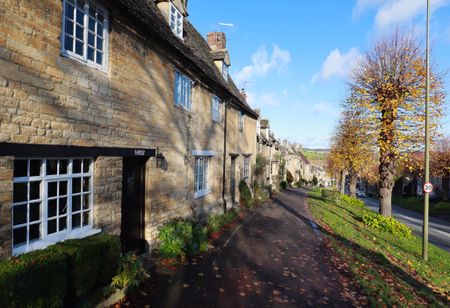 The Hill, Burford, Oxfordshire - Photo 3