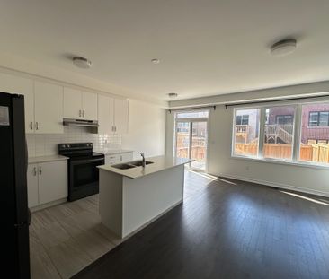 For Lease - 1471 Blackmore Street, Innisfil, Ontario - Photo 4