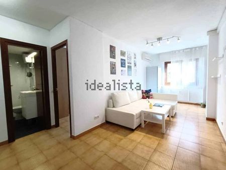 Alquiler de piso en Calle de Julián Hernández, 9 - Photo 2