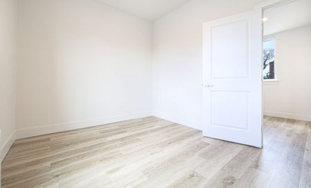 Edinburgh – 247 Young, Winnipeg, MB - Photo 4