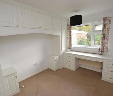 3 bedroom detached bungalow to rent - Photo 4