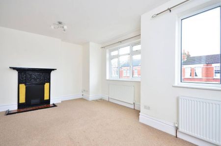 2 bedroom maisonette to rent - Photo 4