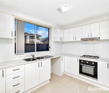 Modern Three Bedroom Town House - Photo 2