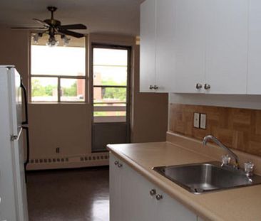 Evelyn Court Apartments - Photo 3