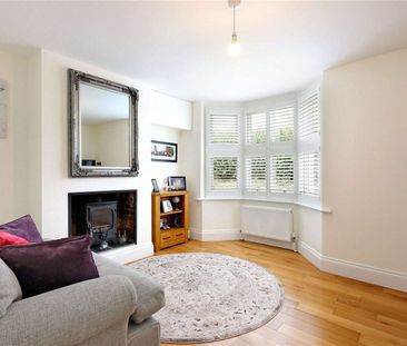 Delightful period cottage with south facing garden in this sought a... - Photo 2